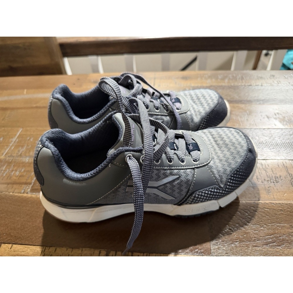 Women's KURU QUANTUM 2.0 Sneakers Size 8.5w